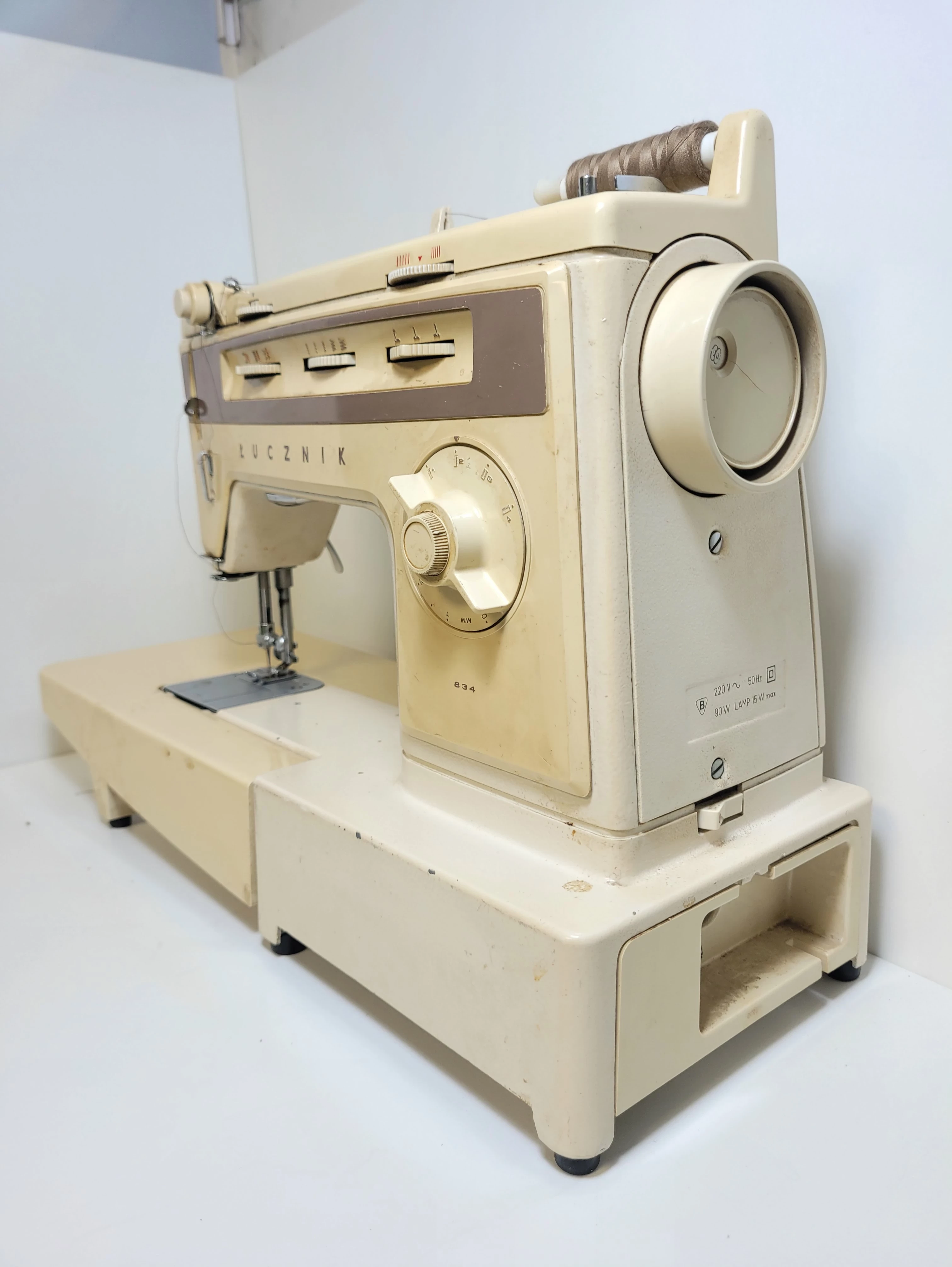 maszyna-do-szycia-lucznik-877-wartookazja-model-877