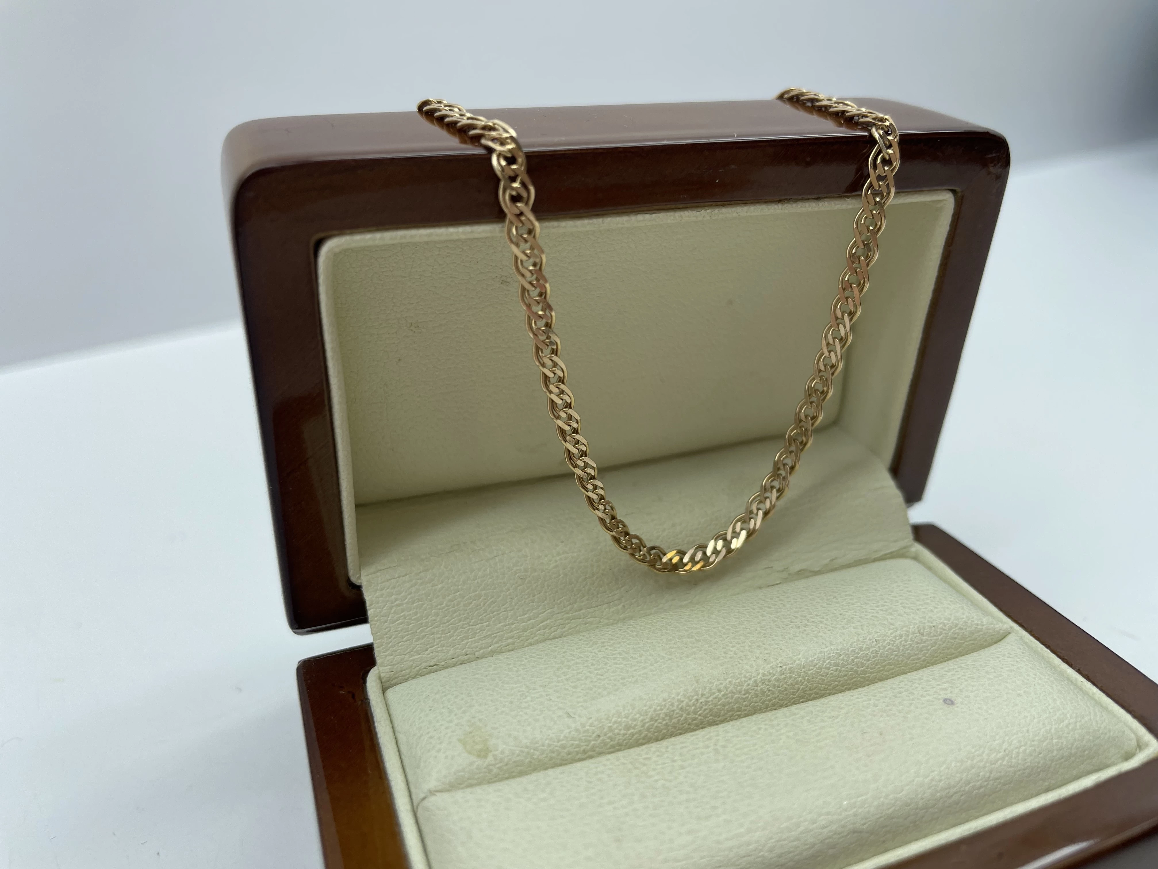 piekny-zloty-lancuszek-stan-uzywany