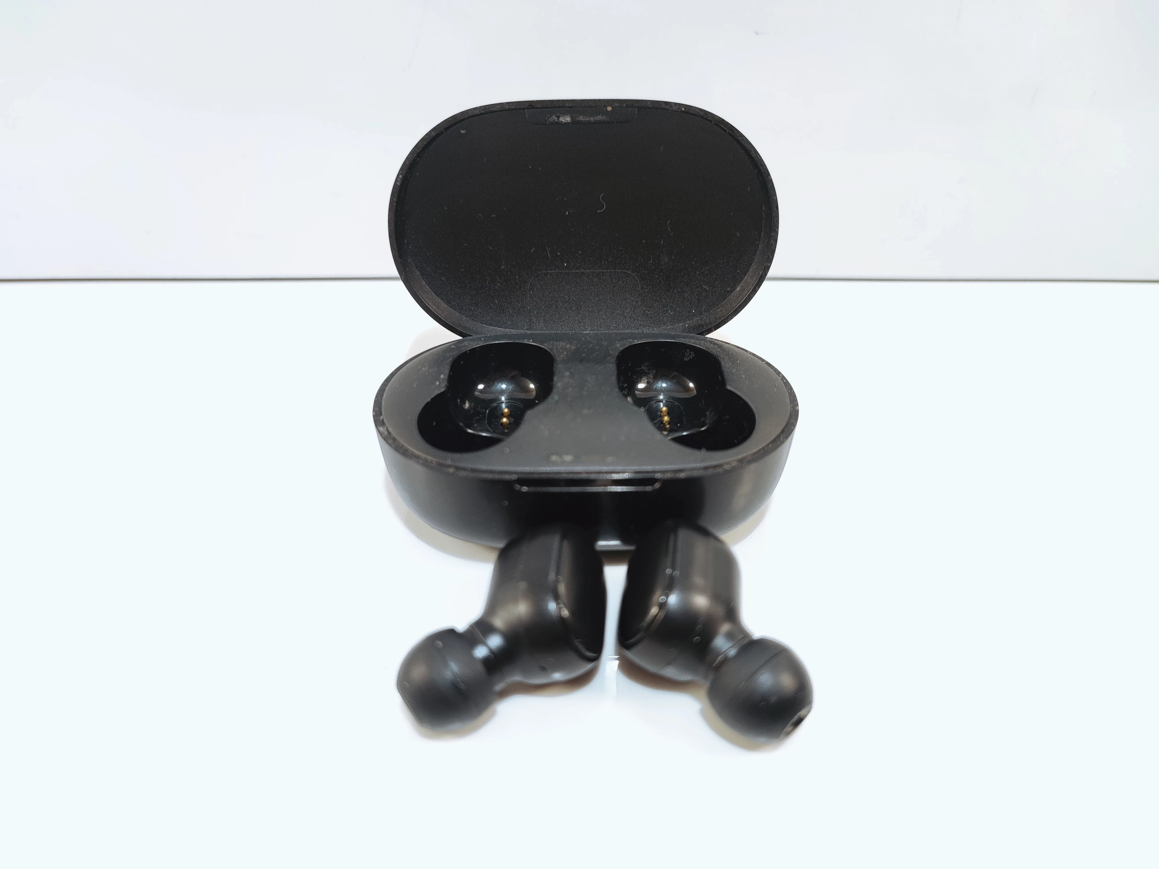 sluchawki-bezprzewodowe-xiaomi-mi-true-wireless-earbuds-basic-2-rodzaj-sluchawek-douszne