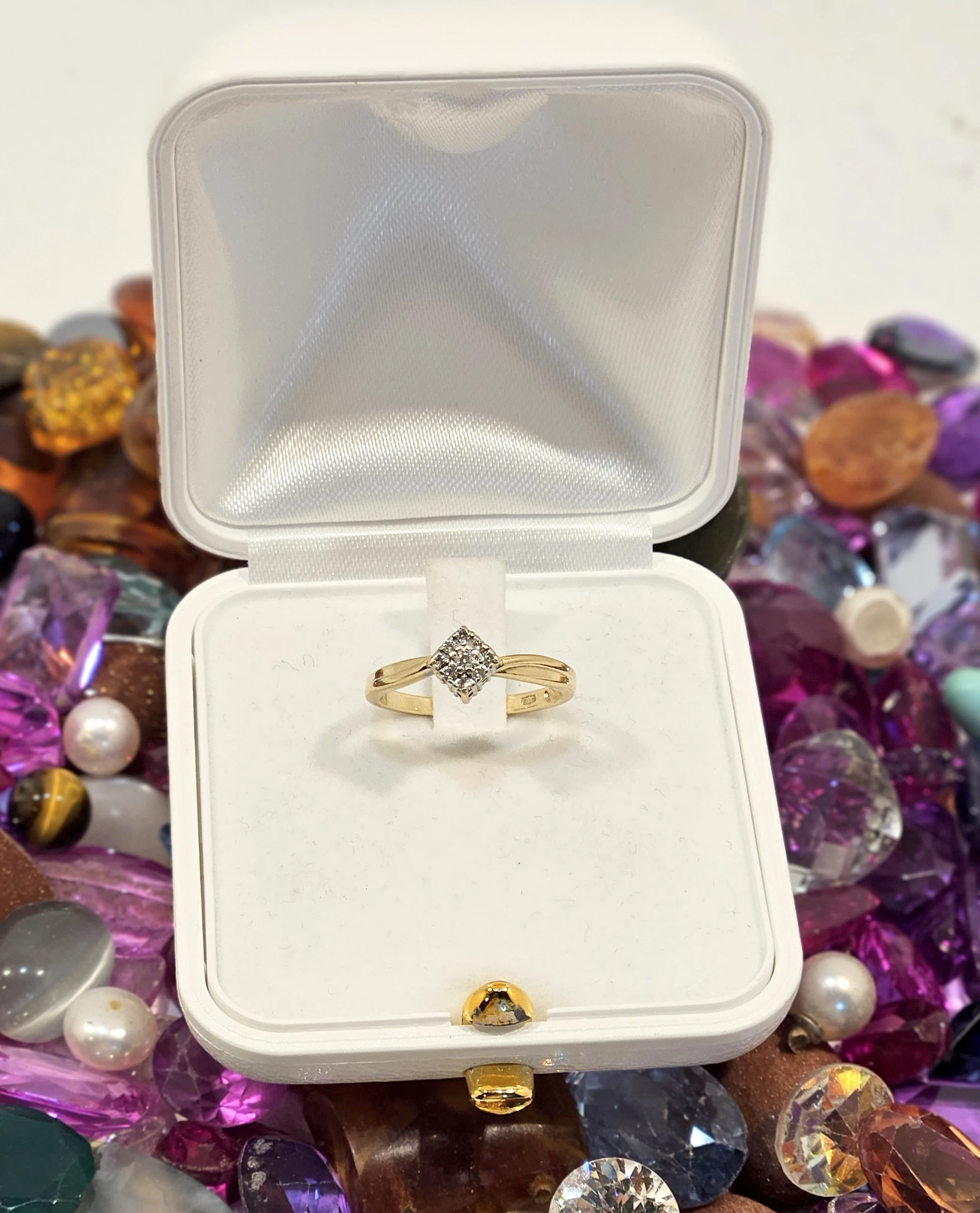 zloty-pierscionek-z-brylantem-585-191g-r-10-ean-gtin-5903710642308