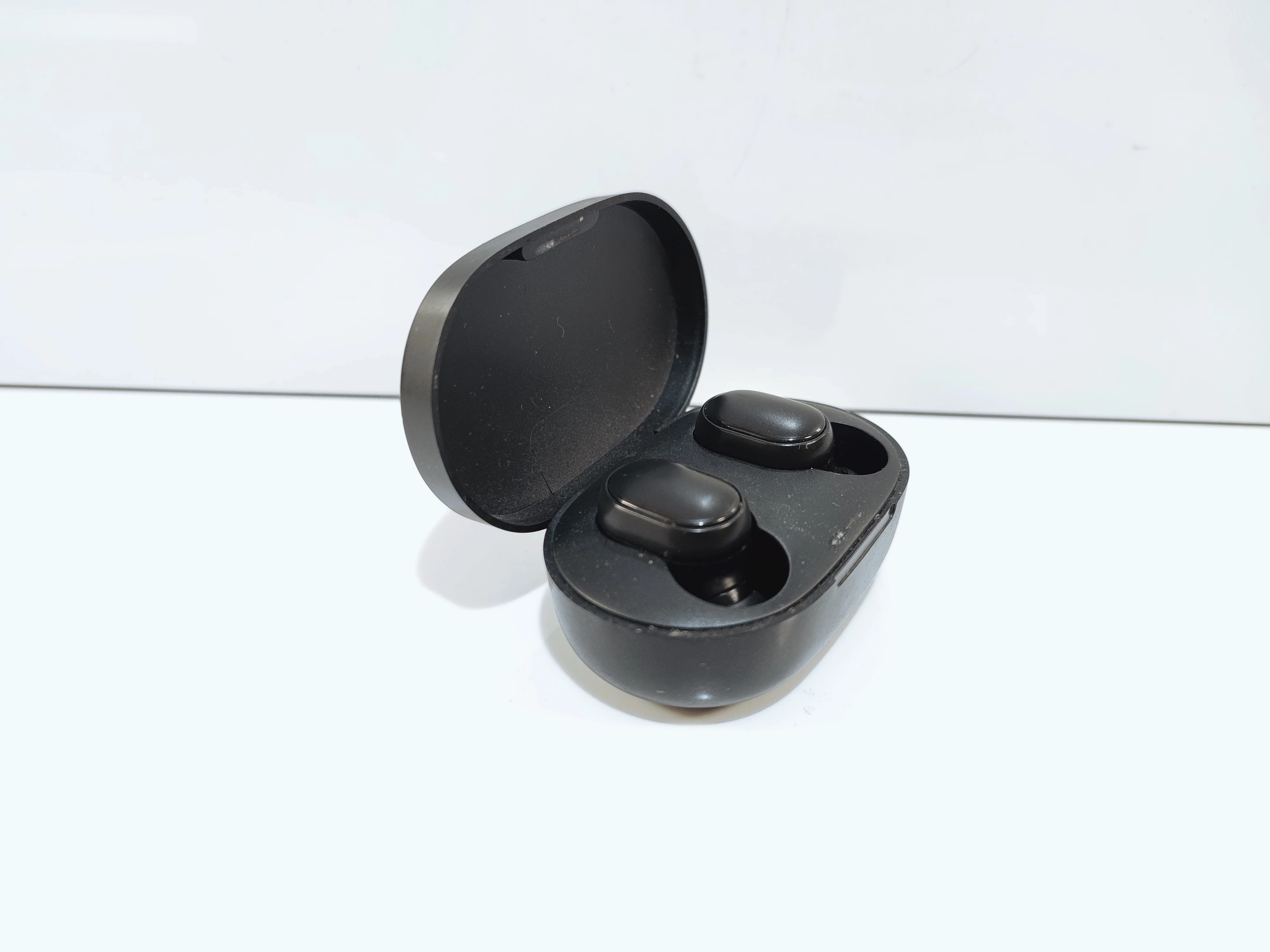 sluchawki-bezprzewodowe-xiaomi-mi-true-wireless-earbuds-basic-2-marka-xiaomi