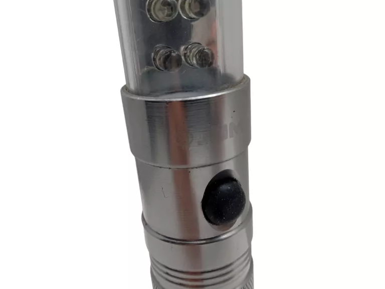 latarka-led-jumi-cabe-06-zasilanie-baterie