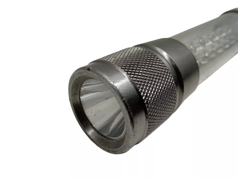 latarka-led-jumi-cabe-06-kolor-dominujacy-srebrny