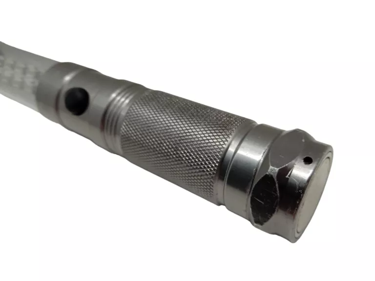 latarka-led-jumi-cabe-06-stan-uzywany