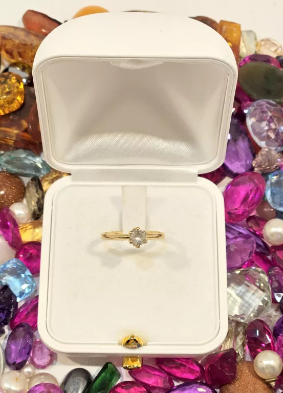 585 ZŁOTY PIERŚCIONEK DIAMENTY BIAŁY SZAFIR 1,84G R10