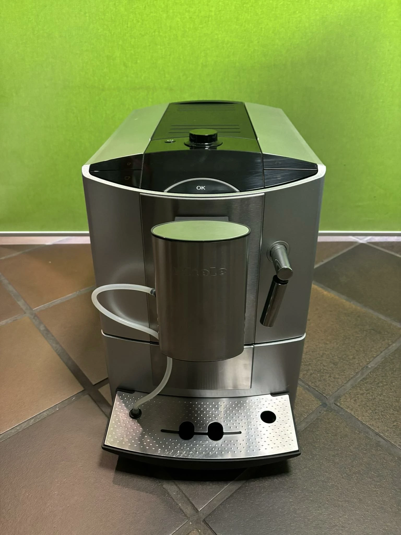 ekspres-cisnieniowy-do-kawy-miele-cm-5200-at-warto-at-at-okazja-at-sredzka-28-wroclaw