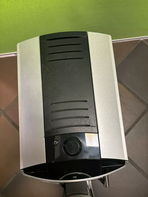 ekspres-cisnieniowy-do-kawy-miele-cm-5200-at-warto-at-at-okazja-at-rodzaj-ekspresu-automatyczny