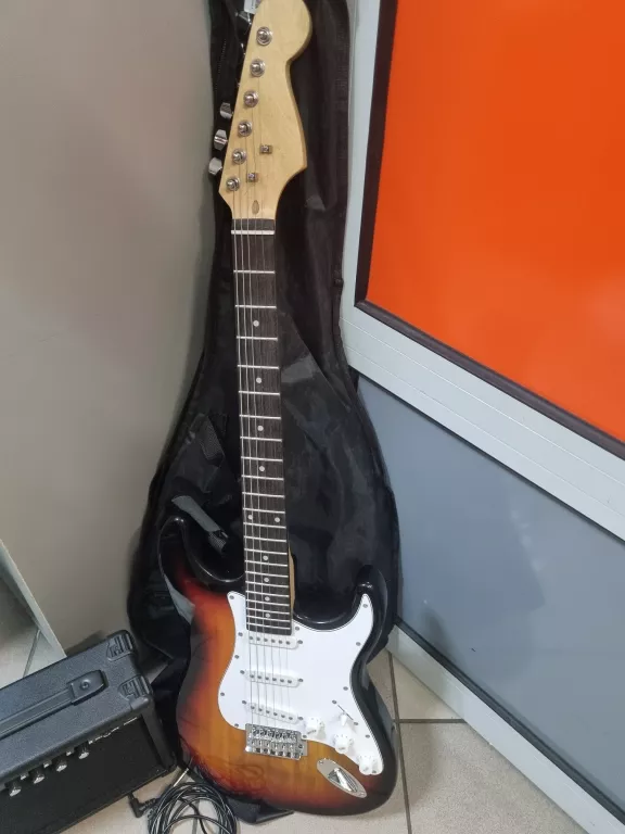 gitara-elektryczna-piecyk-saturna-41-glogow