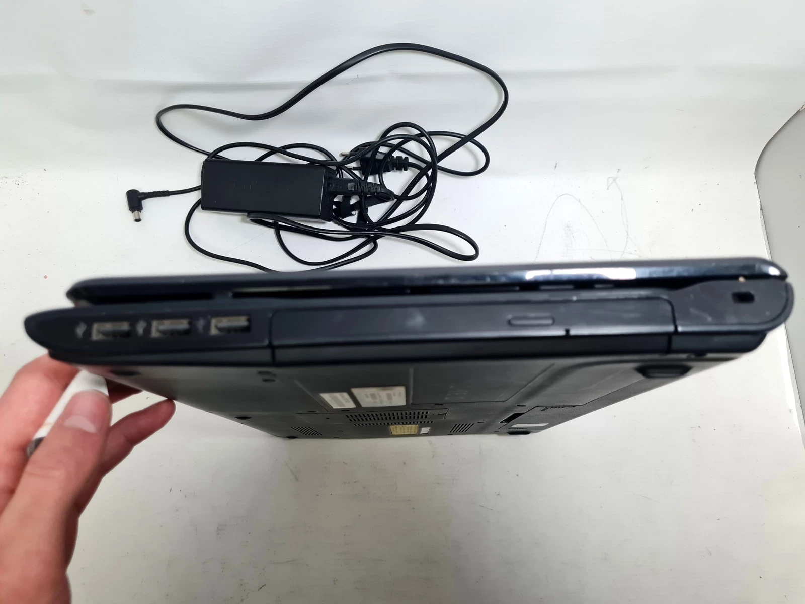 laptop-sony-vaio-sve151c11m-intel-i5-4gb-640gb-przekatna-ekranu-156