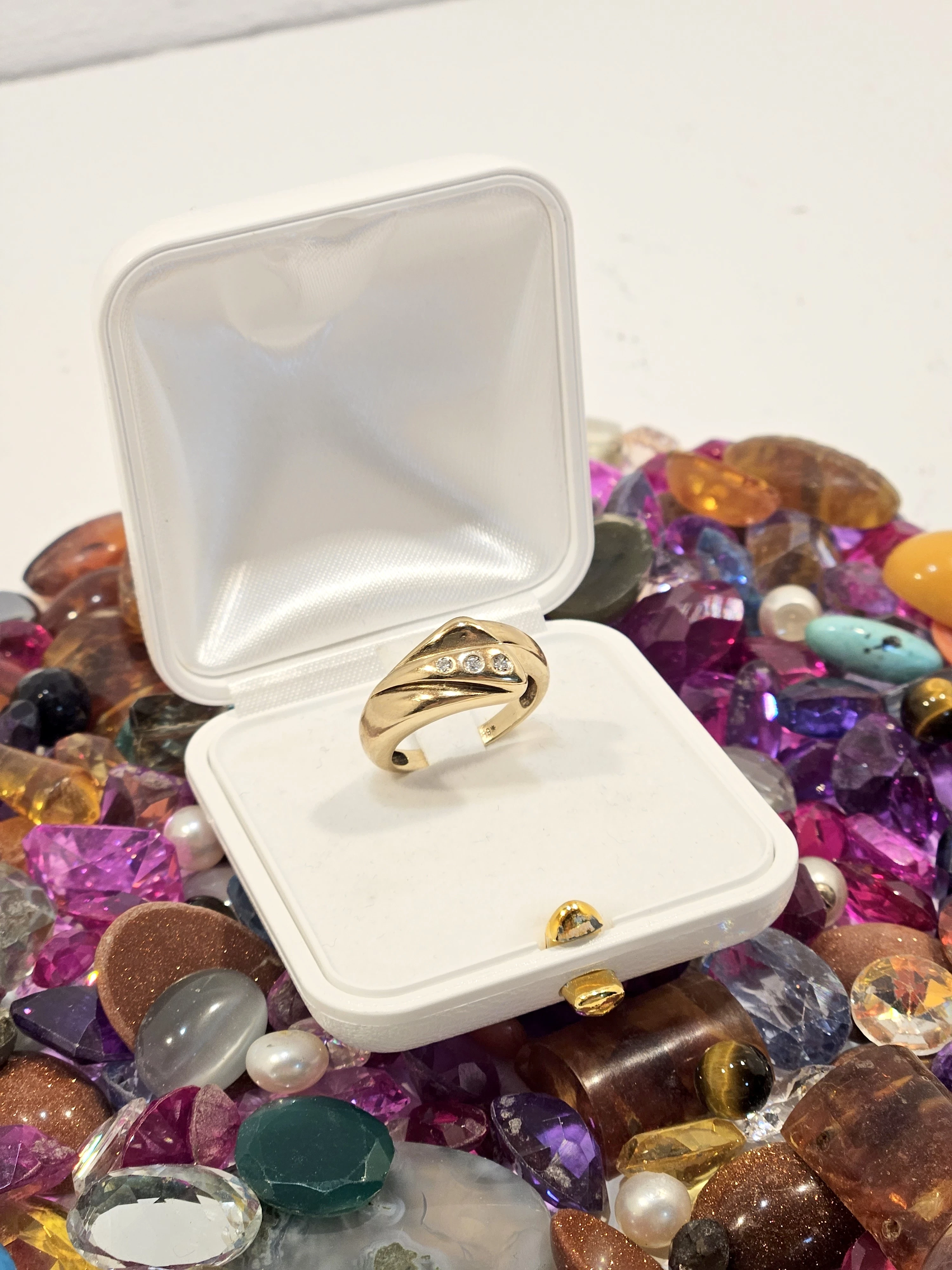 zloto-pierscionek-diamentami-532g-585-wycena-rodzaj-wyrob-jubilerski