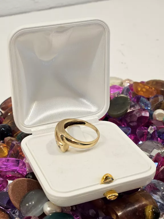 zloto-pierscionek-diamentami-532g-585-wycena-kamien-diament