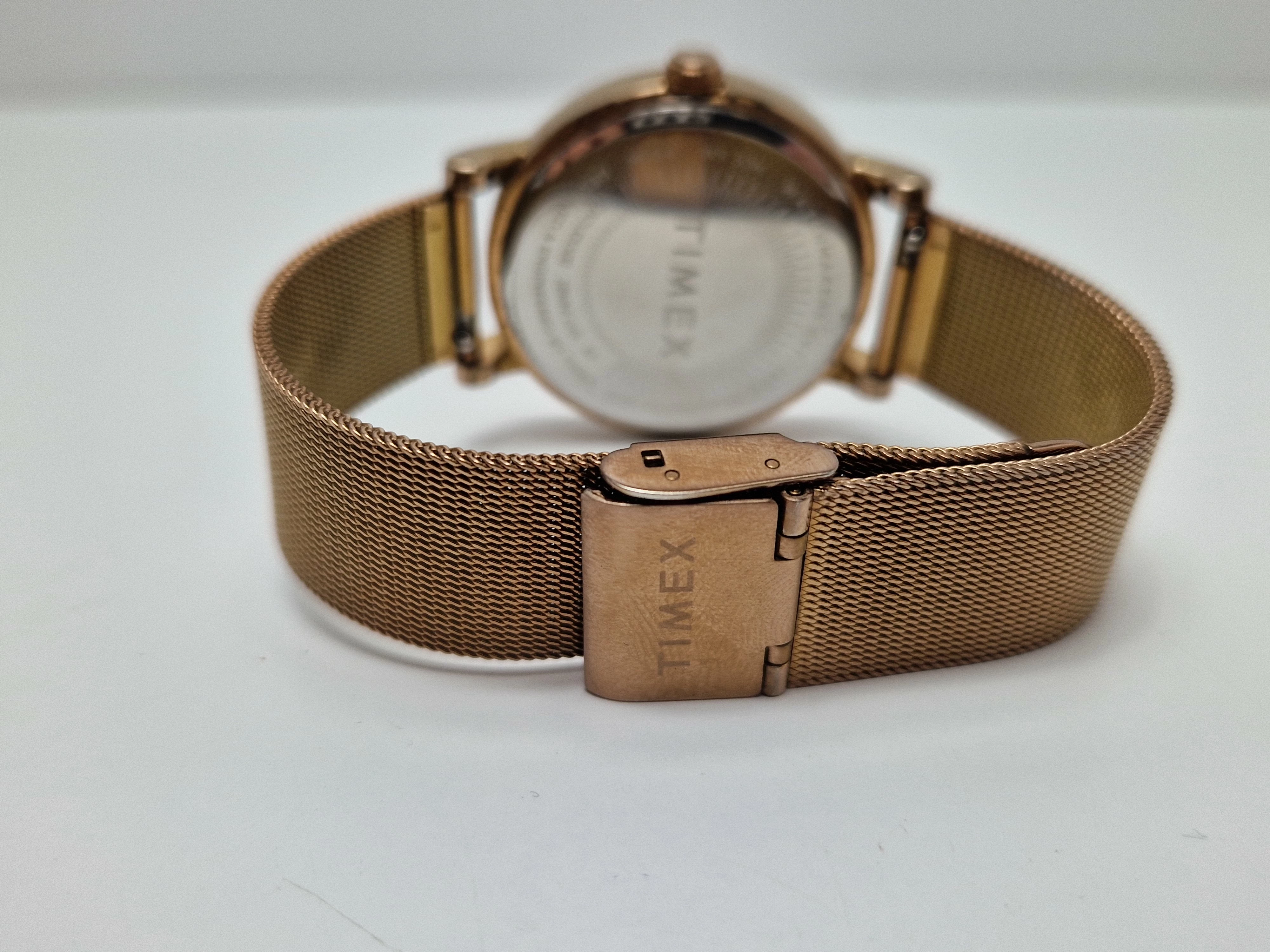 zegarek-timex-tw2u05500-rose-gold-funkcje-wodoszczelny