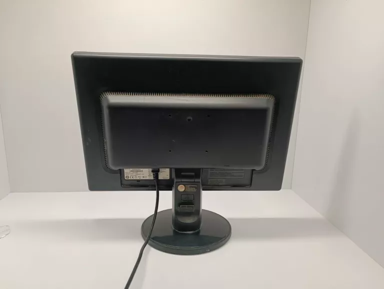 MONITOR LG FLATRON W1942S + KABEL ZAS