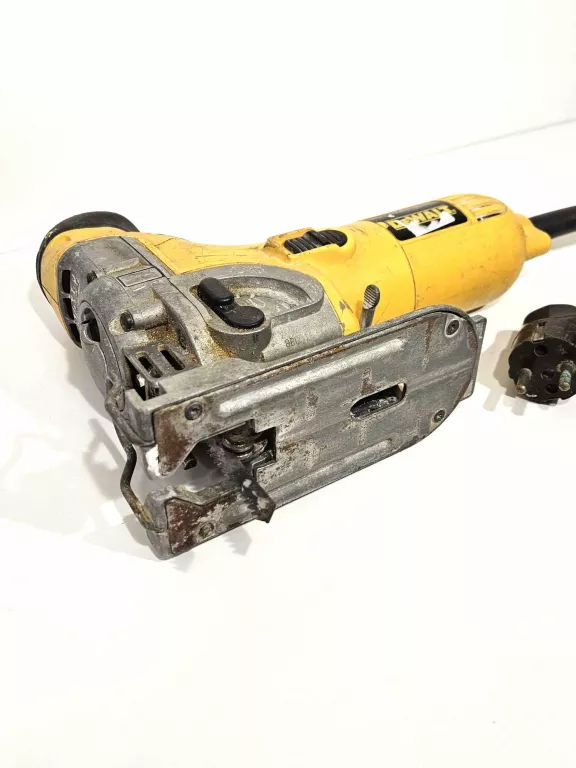 wyrzynarka-dewalt-dw333kt-stan-uzywany