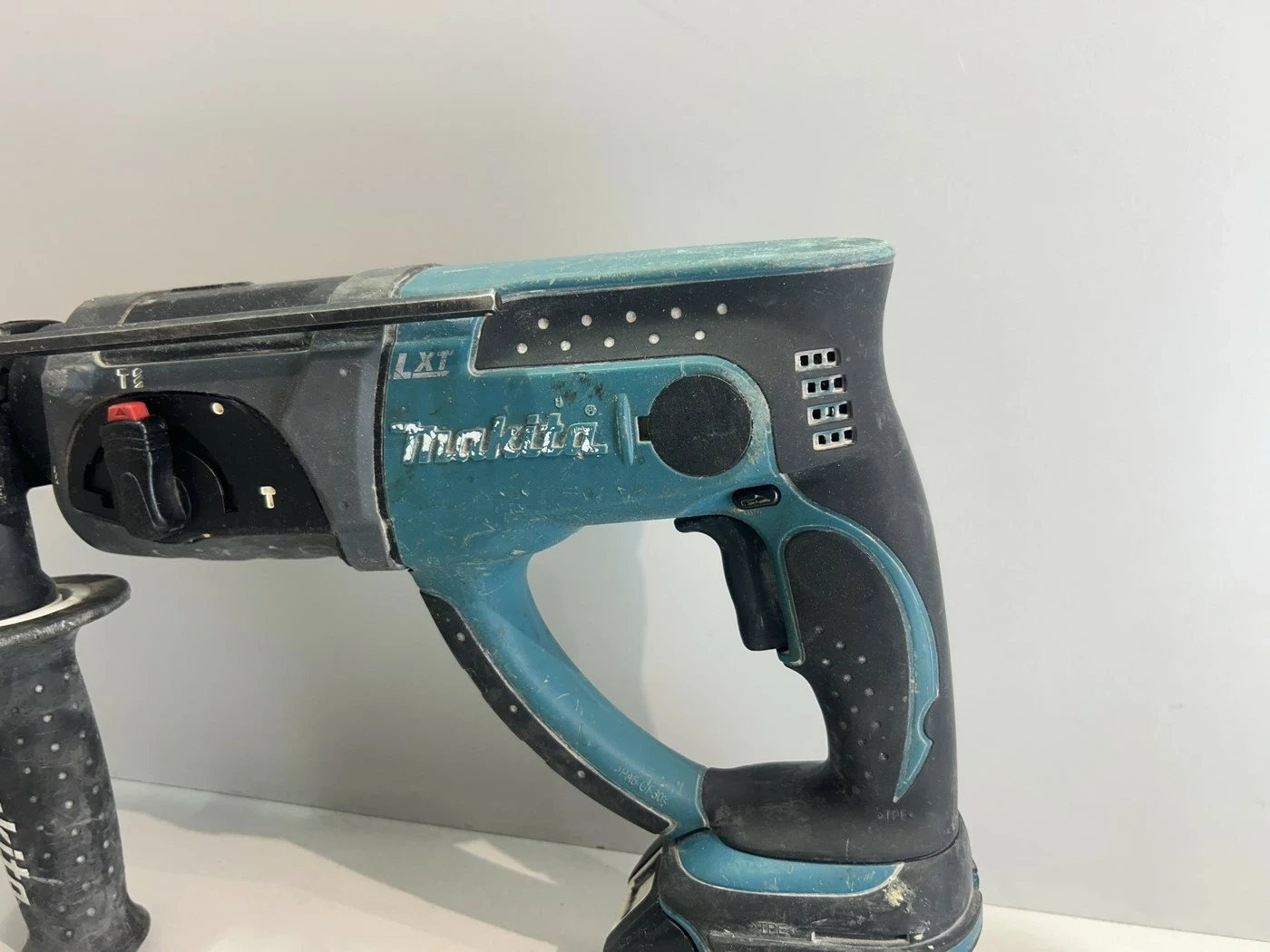 mlotowiertarka-makita-dhr202-marka-makita