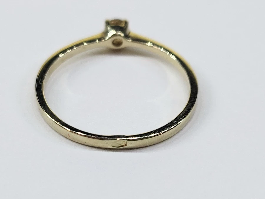 zloty-pierscionek-z-brylantem-rozmiar-11-waga-001