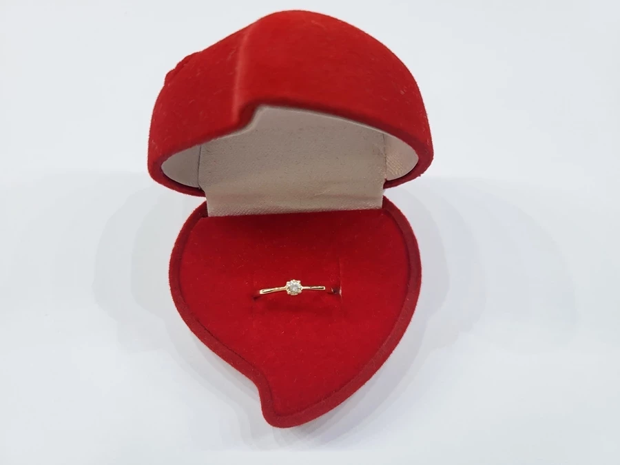 zloty-pierscionek-z-brylantem-rozmiar-11-stan-11323-2