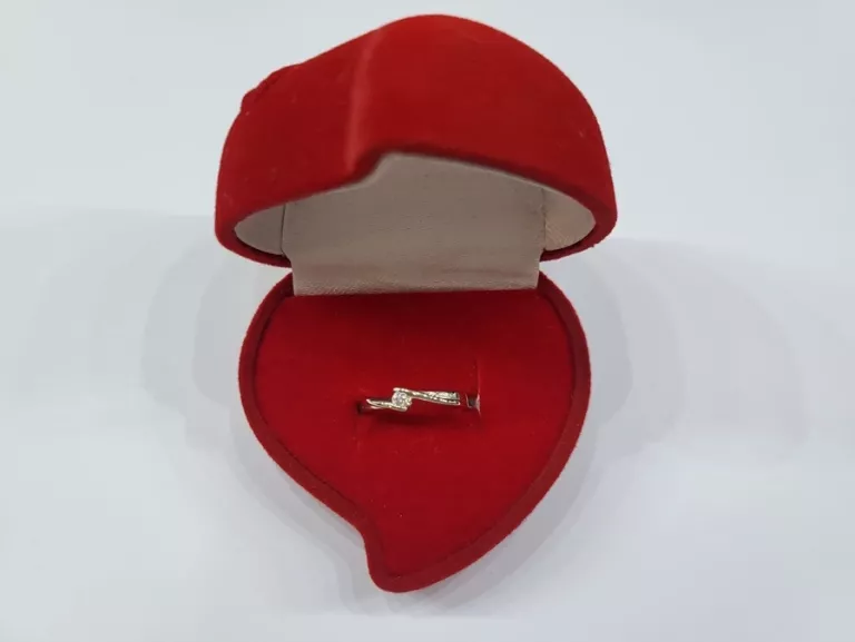 sliczny-zloty-pierscionek-z-brylantem-p585-204g-ean-gtin-8720345527438