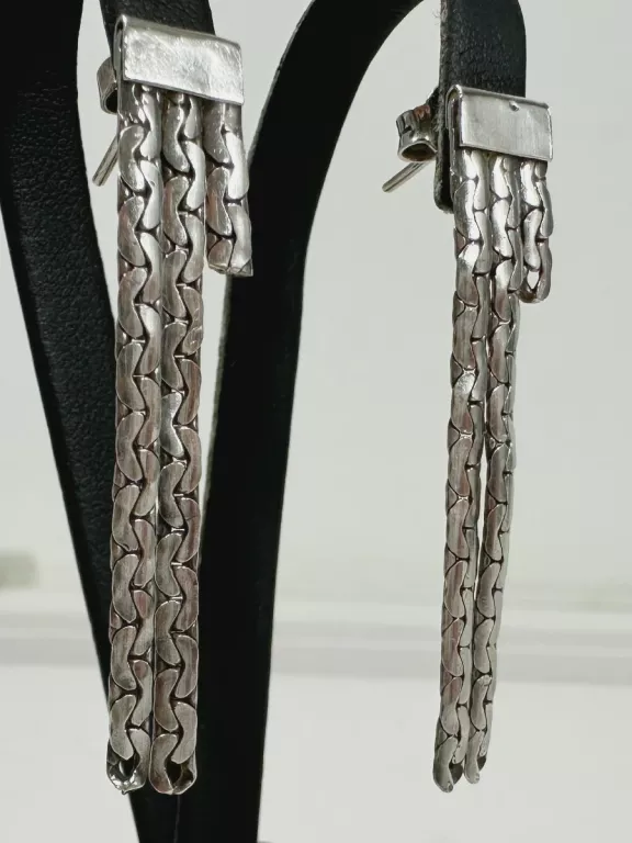 ciekawe-wiszace-srebrne-kolczyki-paski-roznej-dlugosci-459g-925-material-15835-4