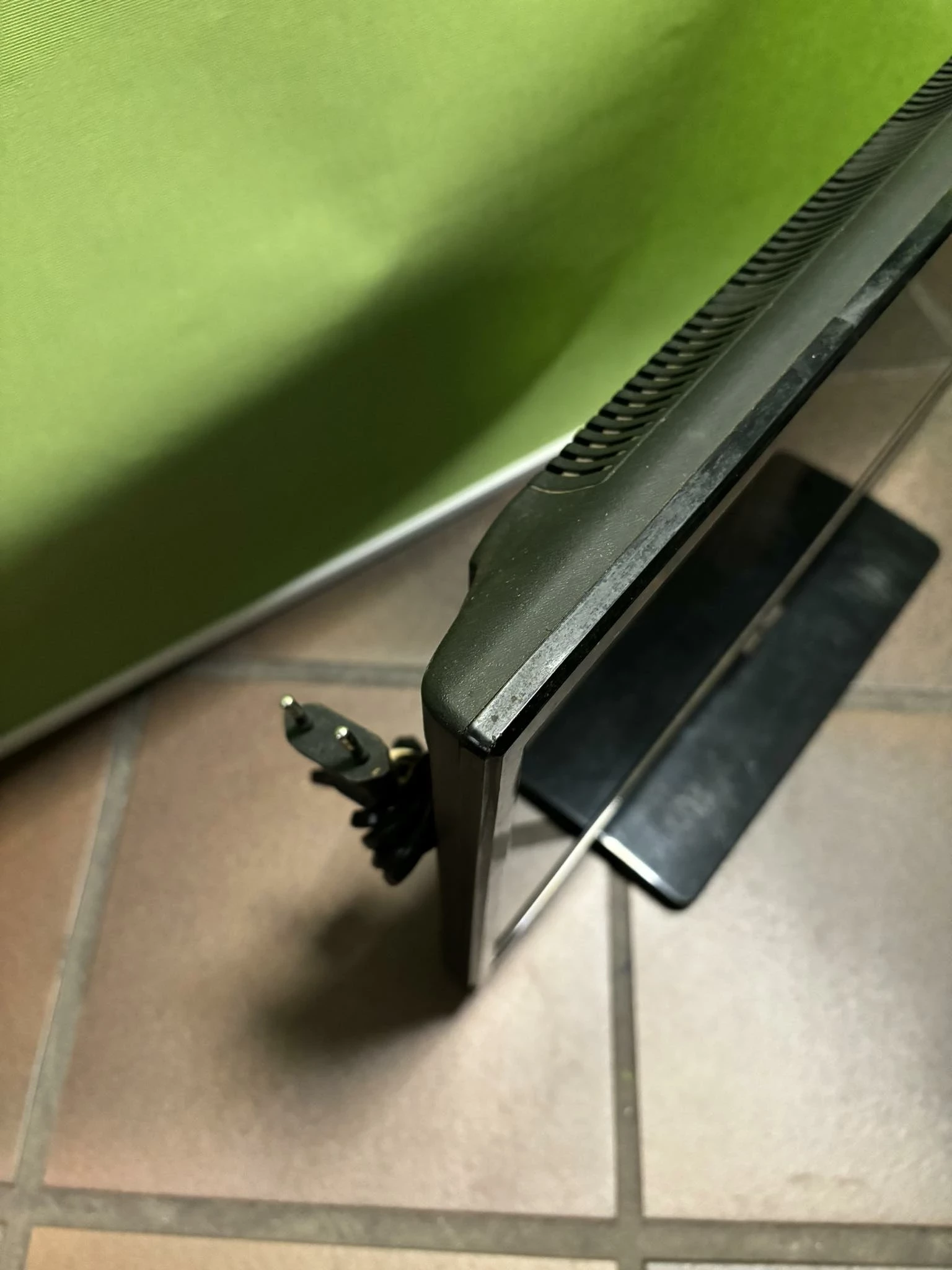 telewizor-smart-tech-le-2025ts-at-okazja-at-smart-tv-nie