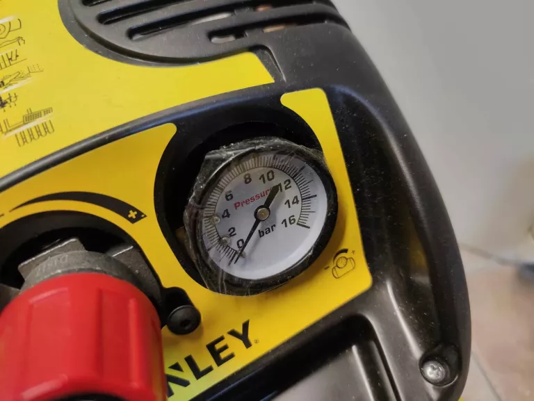 KOMPRESOR BEZOLEJOWY STANLEY C7CN404STN052 24 L 10 BAR