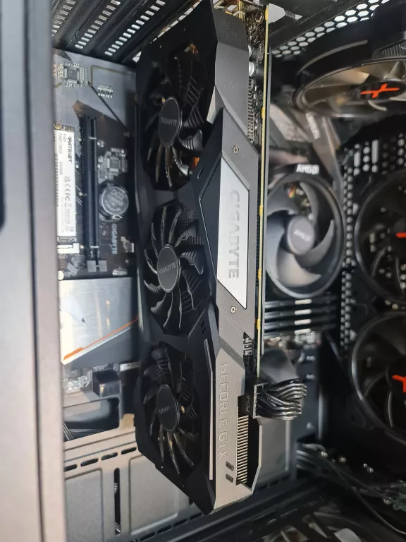 KOMPUTER GAMINGOWY RAZEN 5 2600 / 16GB RAM/ GTX 1660/ 1TB M2