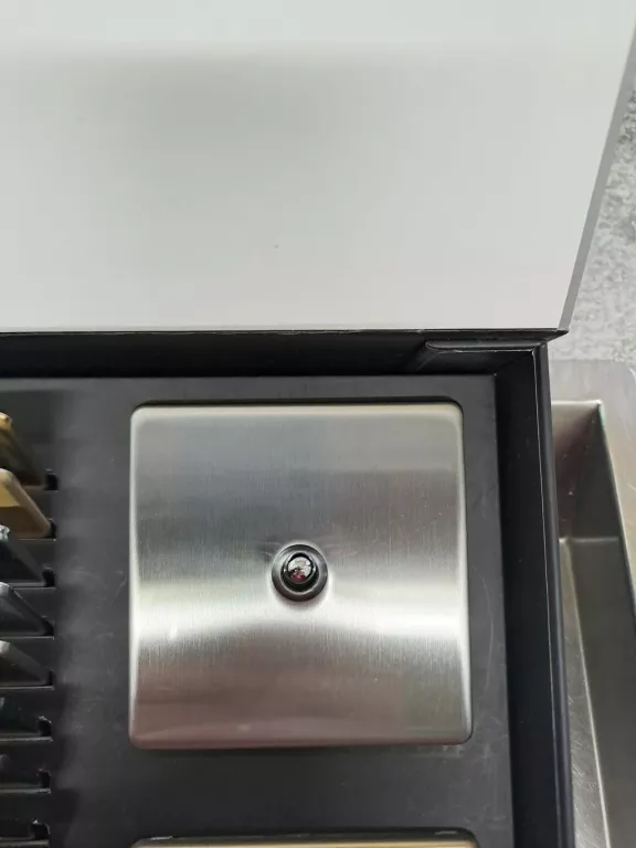 govena-wlacznik-uchylny-pojedynczy-wylacznik-zwierny-stan-powystawowy