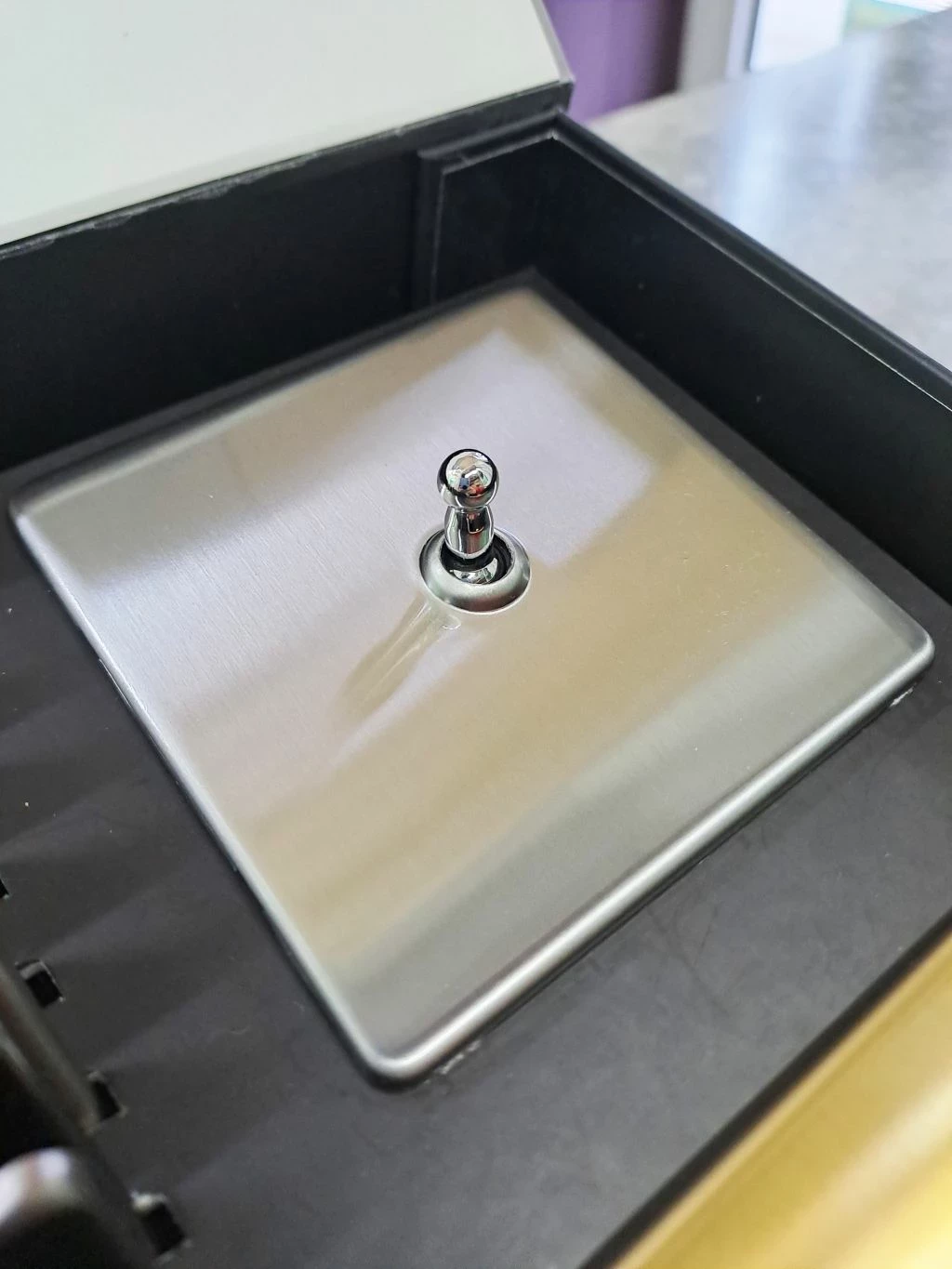 govena-wlacznik-uchylny-pojedynczy-wylacznik-zwierny-rodzaj-produktu-wylacznik-pojedynczy-zwierny