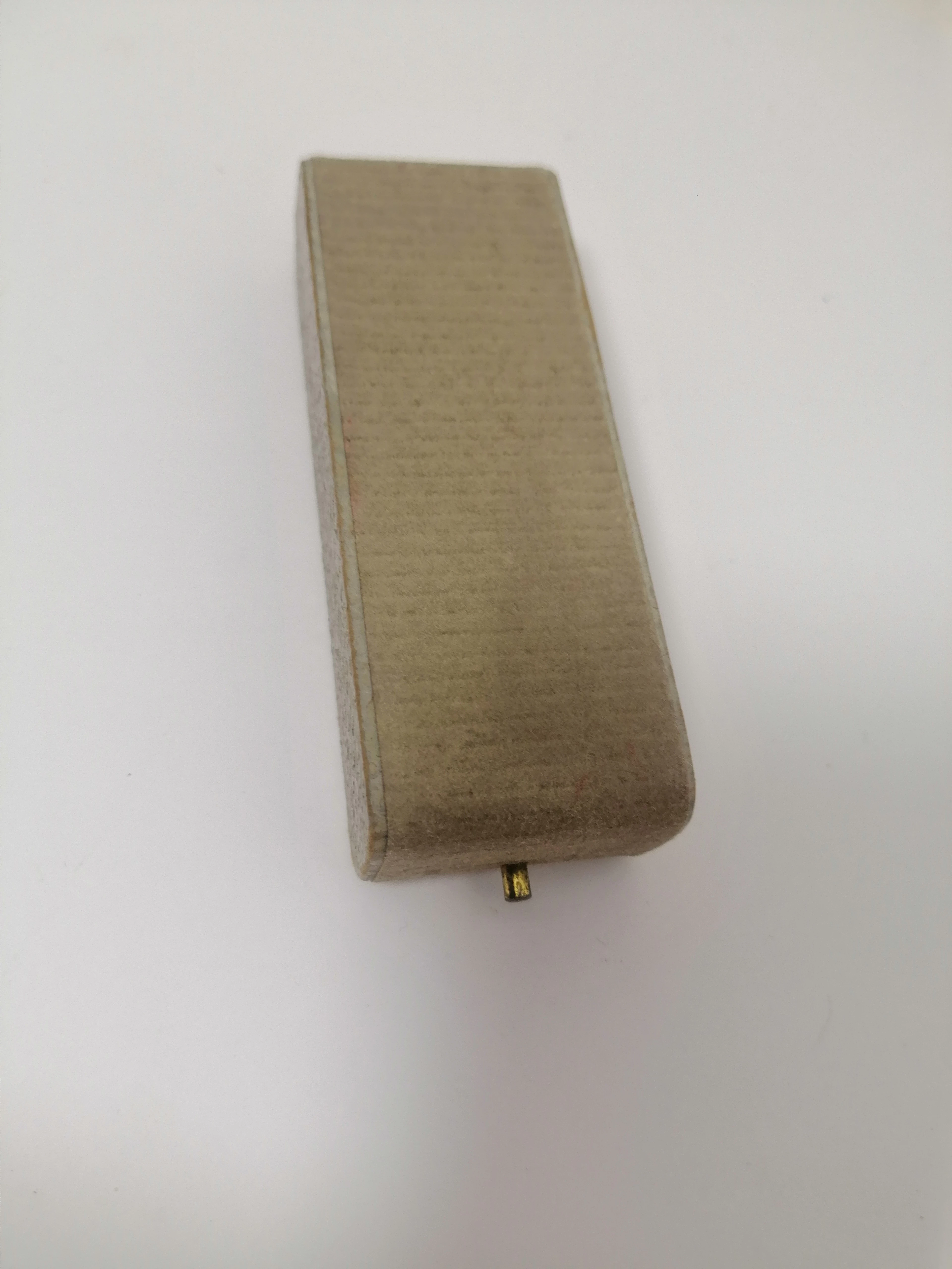 broszkaszpilka-do-kapelusza-750-elisabeth-treskow-marka-inna-marka