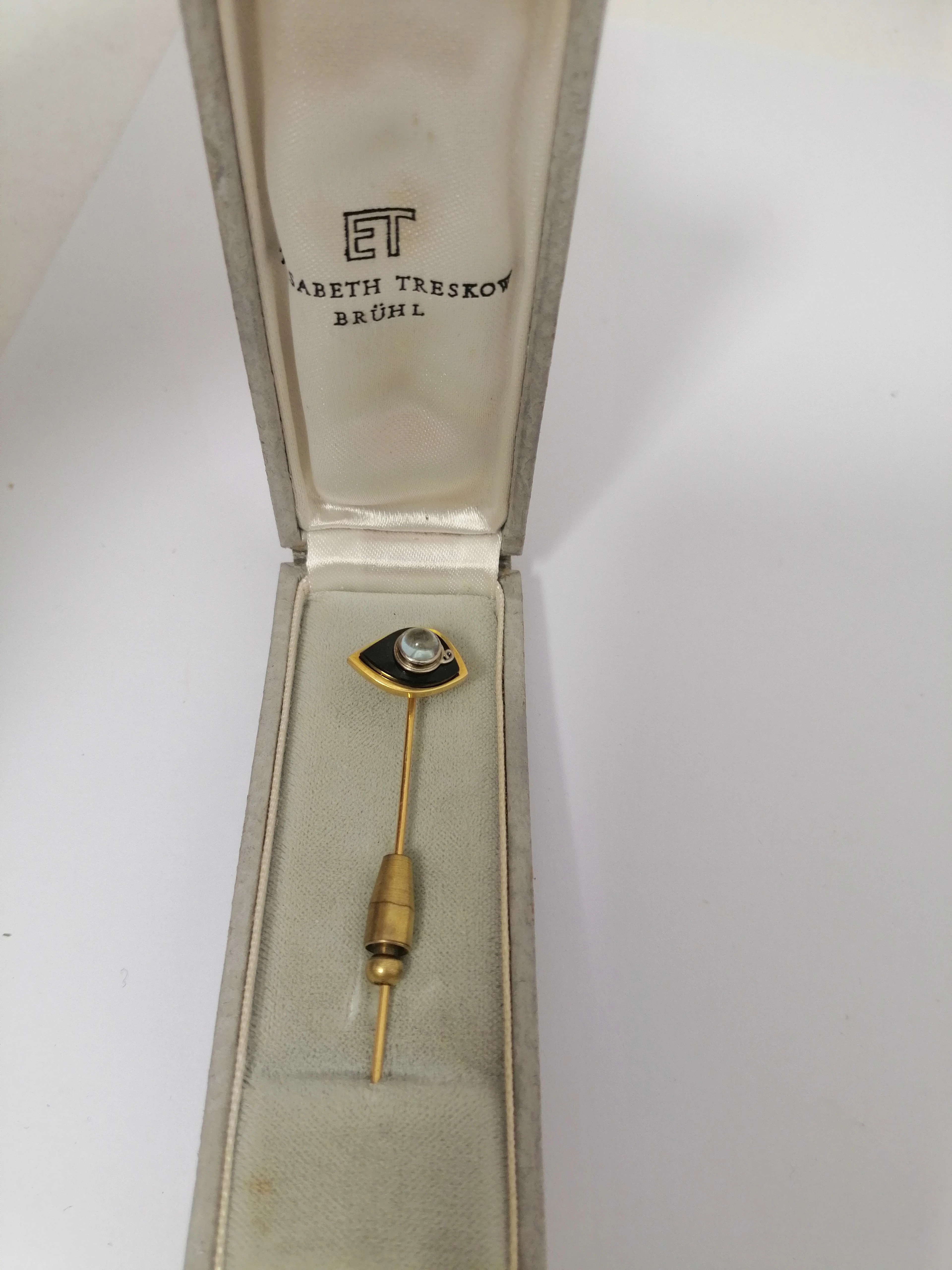 broszkaszpilka-do-kapelusza-750-elisabeth-treskow-stan-uzywany