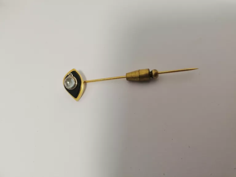 broszkaszpilka-do-kapelusza-750-elisabeth-treskow-material-zloto