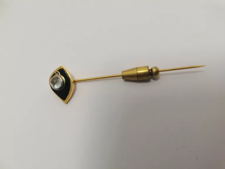 broszkaszpilka-do-kapelusza-750-elisabeth-treskow-kamien-inny-kamien