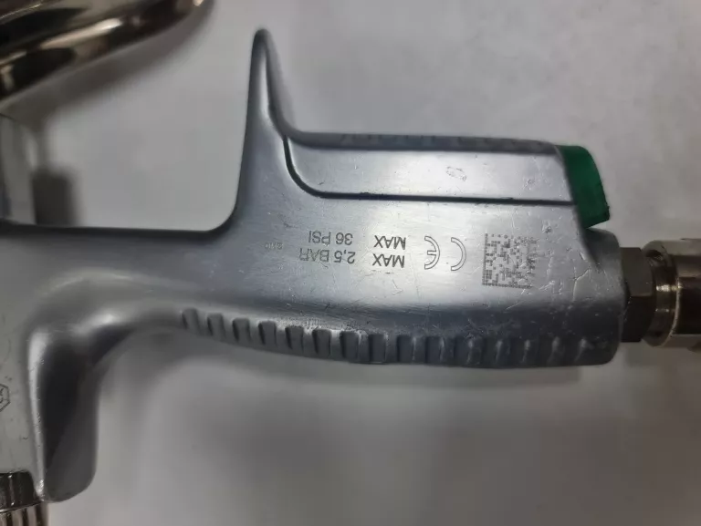 PISTOLET LAKIERNICZY SATA JET 1000H RP