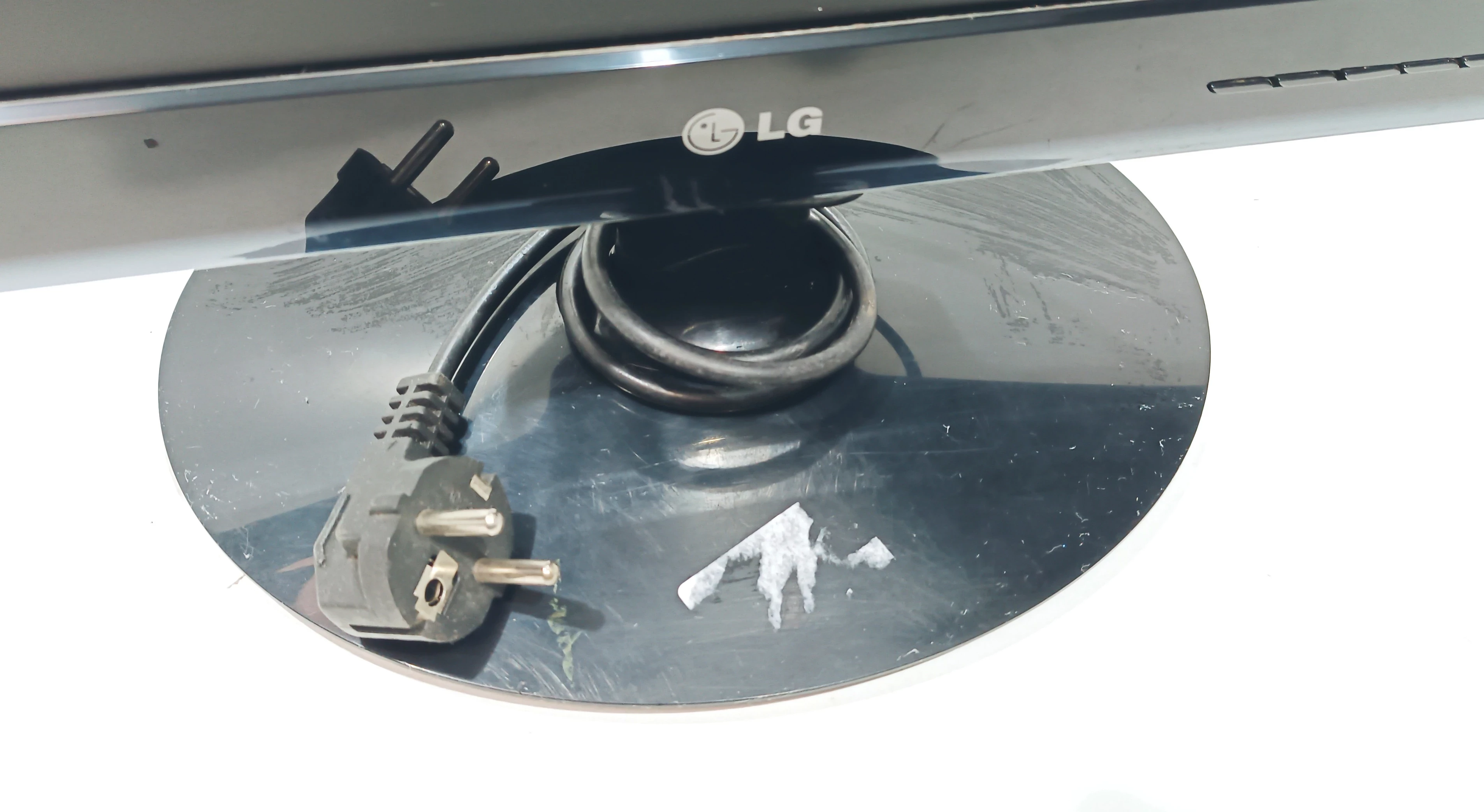 monitor-lg-flatron-w2240s-stan-uzywany