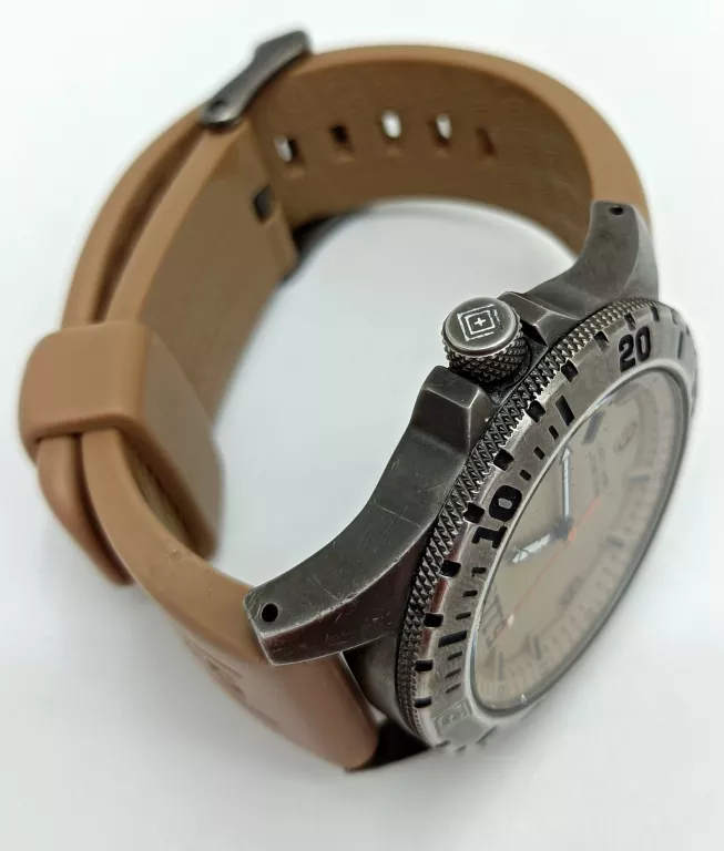 zegarek-swiss-501330-511-typ-nareczny