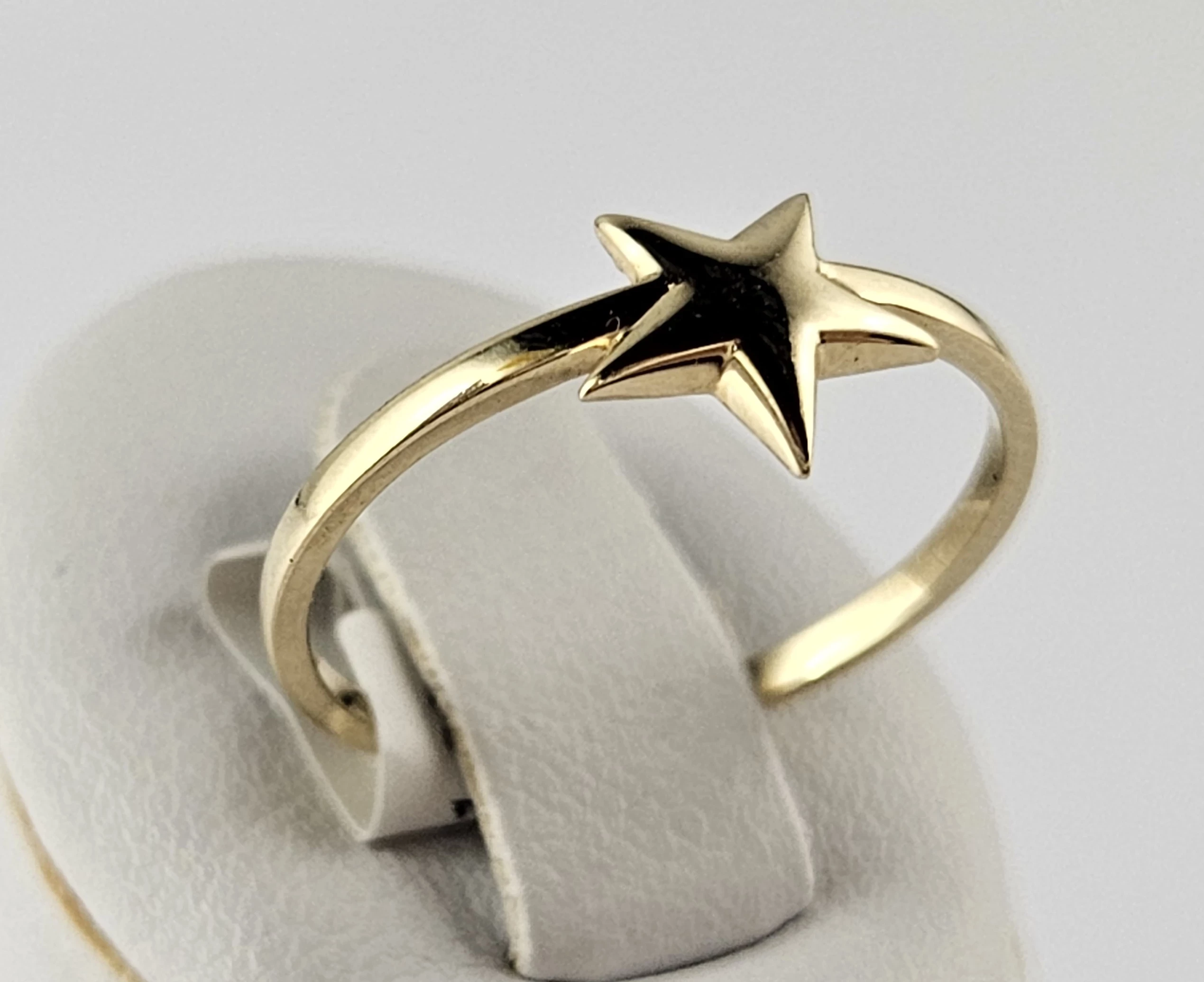 zloty-pierscionek-129g-585-r14-material-15835-2