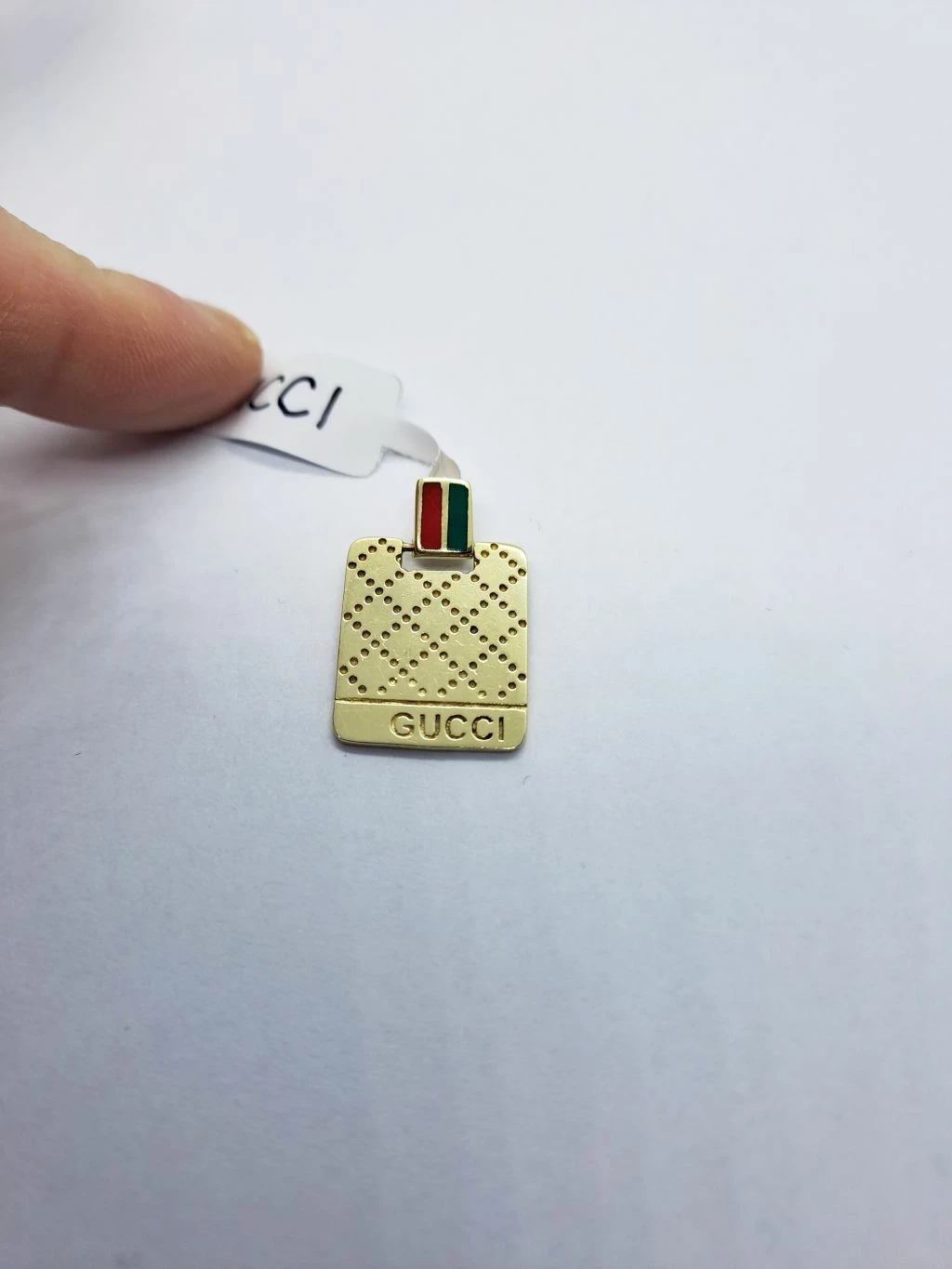 zlota-zawieszka-gucci-proby-585-rodzaj-wyrob-jubilerski
