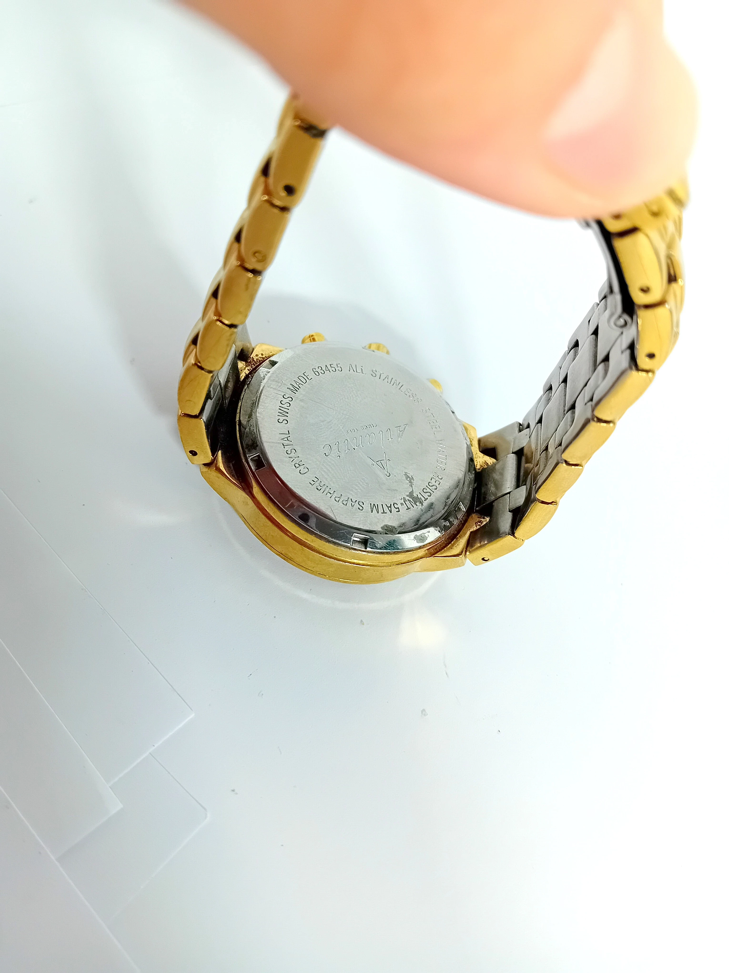 zegarek-atlantic-63455-ksztalt-koperty-okragla