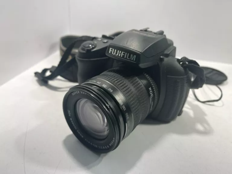 APARAT FINEPIX HS35 EXR