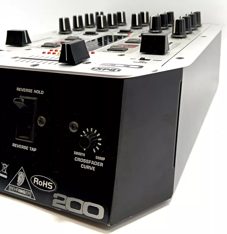 DJ MIKSER BEHRINGER PRO MIXER VMX200
