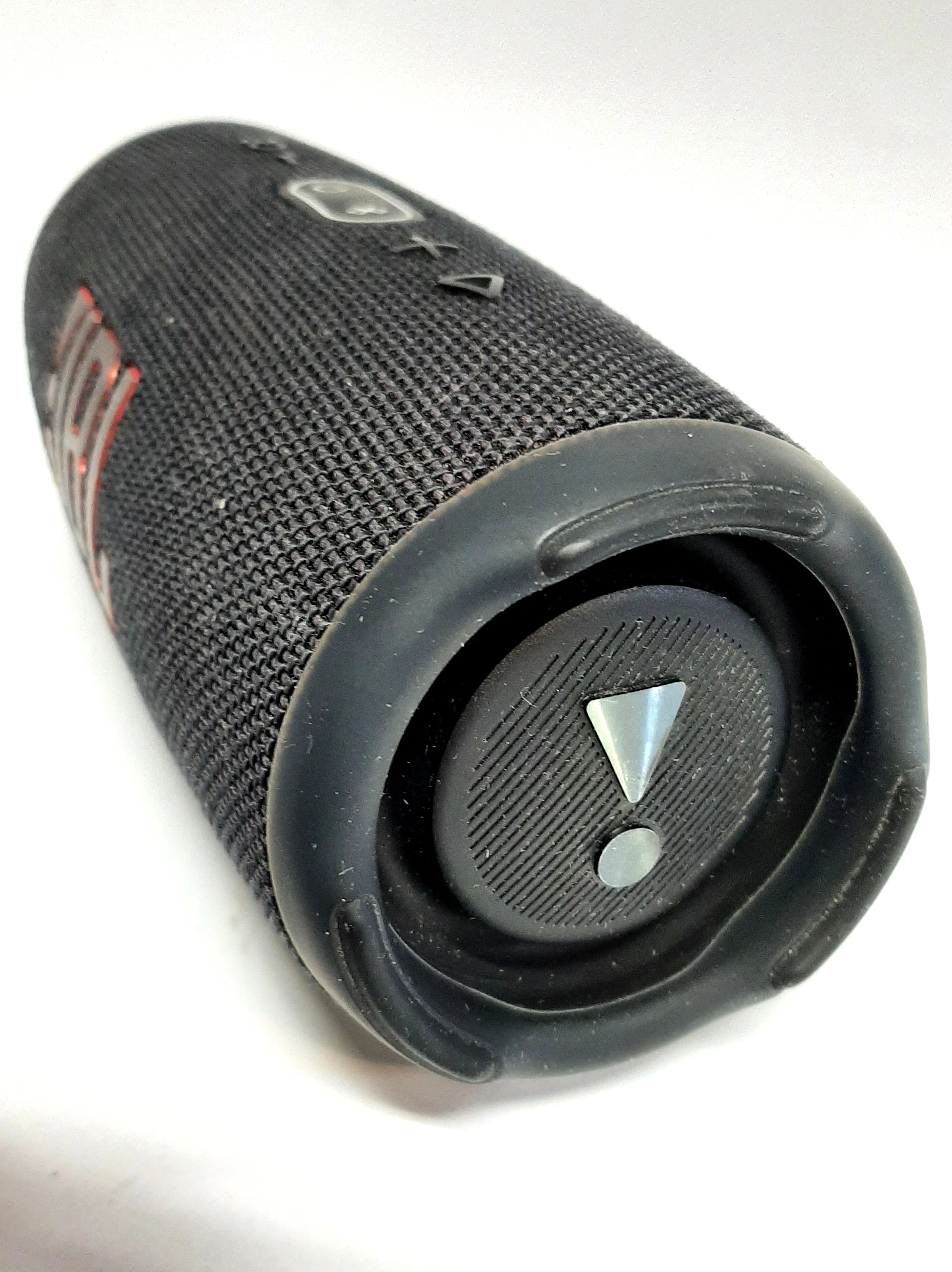 glosnik-jbl-charge-5-czarny-stan-uzywany