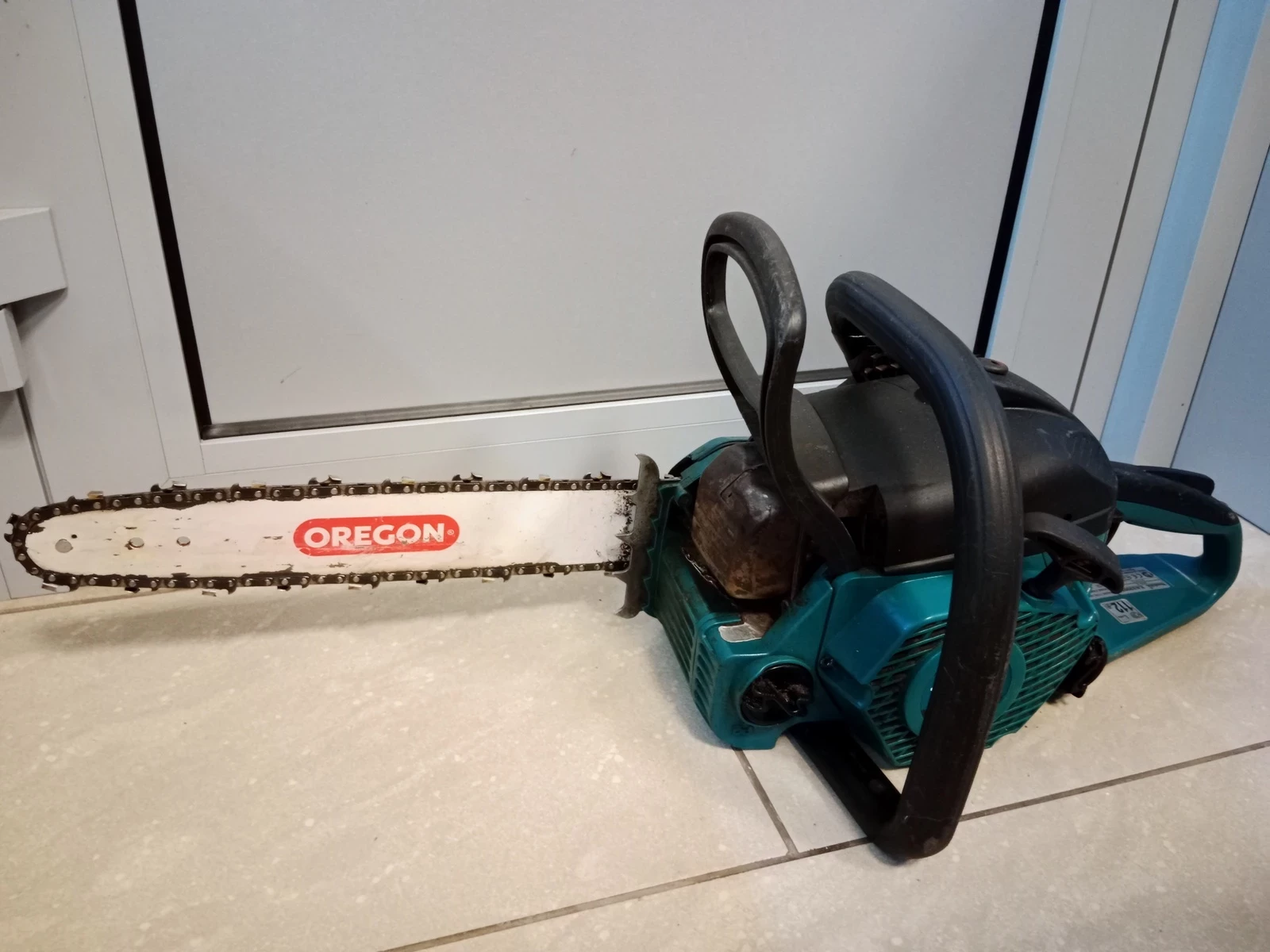 pila-spalinowa-makita-ea3200s-al-niepodleglosci-63u-monki