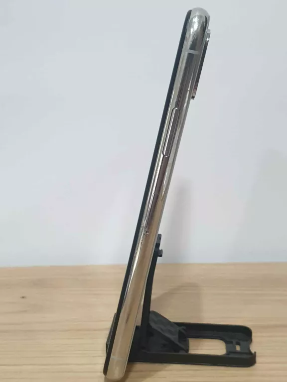 SMARTFON APPLE IPHONE X 64 GB SREBRNY NQAD2ZD/A