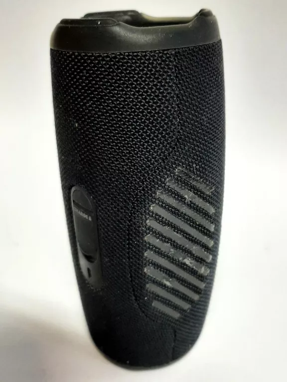 glosnik-jbl-charge-5-czarny-funkcje-funkcja-powerbanku