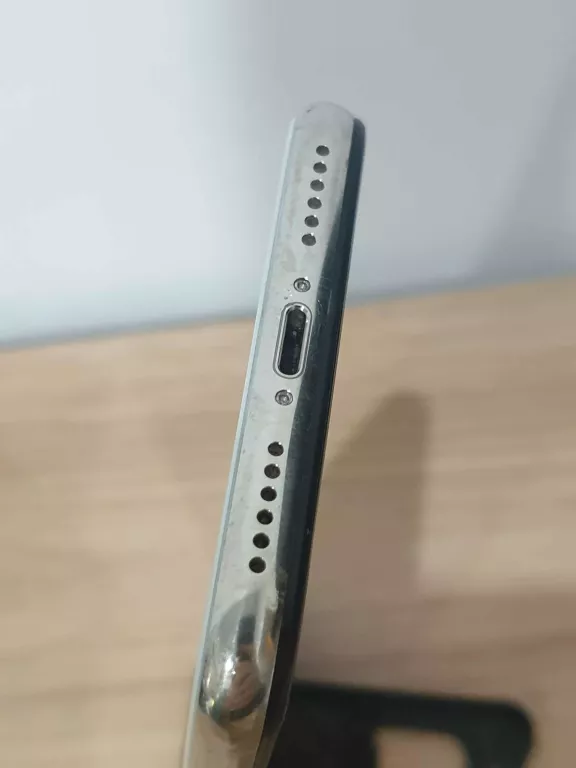 SMARTFON APPLE IPHONE X 64 GB SREBRNY NQAD2ZD/A