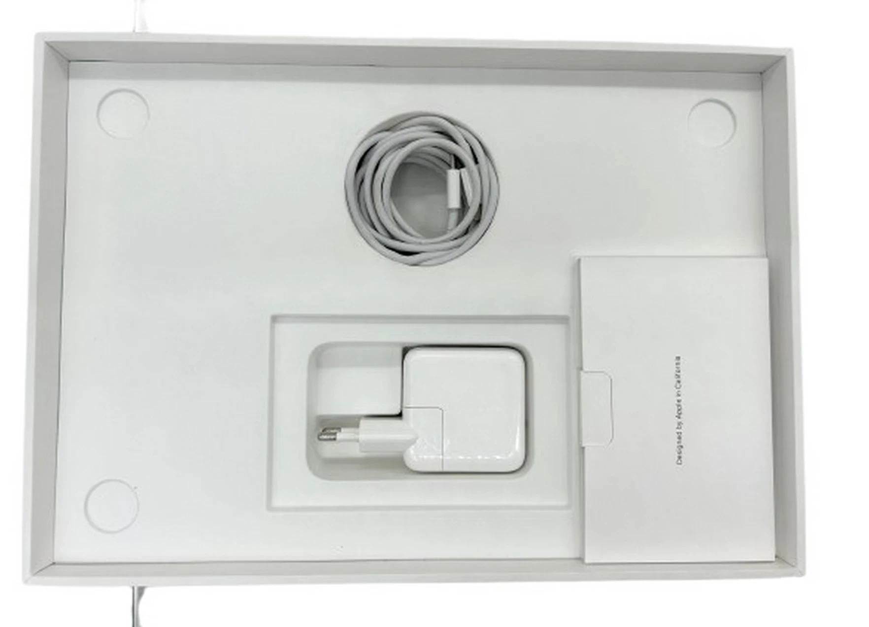 laptop-aplle-macbook-air-m1-a2337-8256-gb-stan-igla-uklad-klawiatury-us-international-qwerty