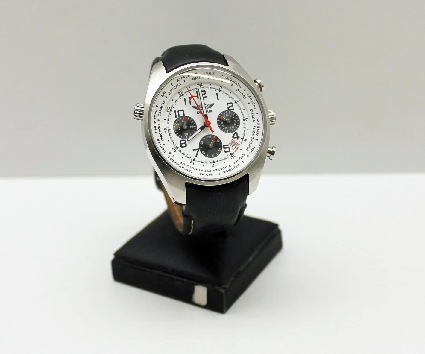Aviator avw5839g4 store