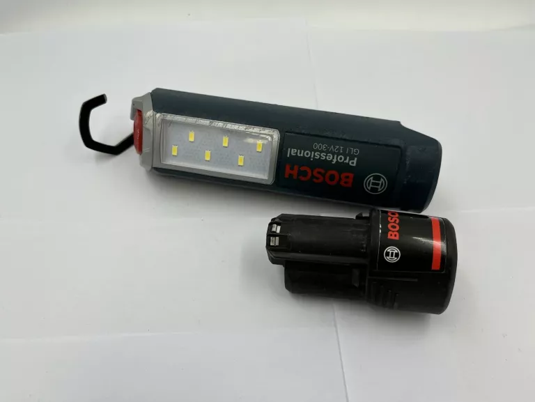 LATARKA BOSCH GLI 12V-300 + AKUMULATOR