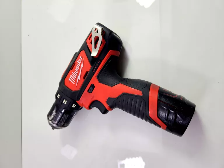 Milwaukee m12bd discount
