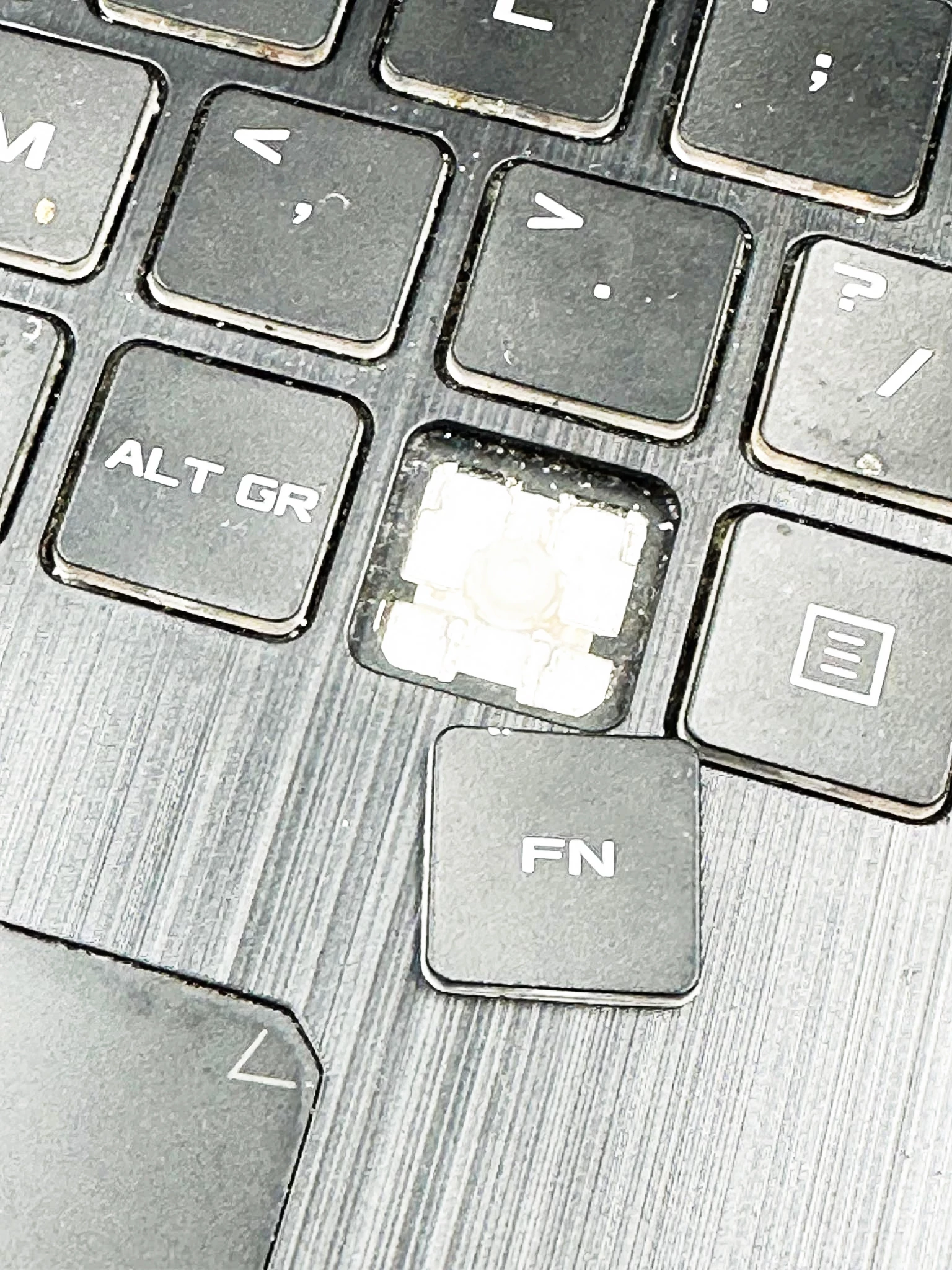 asus-tuf-gaming-fx505dt-amd-ryzen-5-8-opis-przekatna-ekranu-156